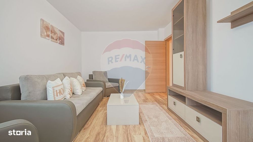 Apartament cu 3 camere, prima închiriere, în zona Tractorul