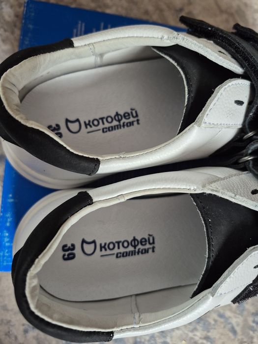 Продам кеды  39 размера