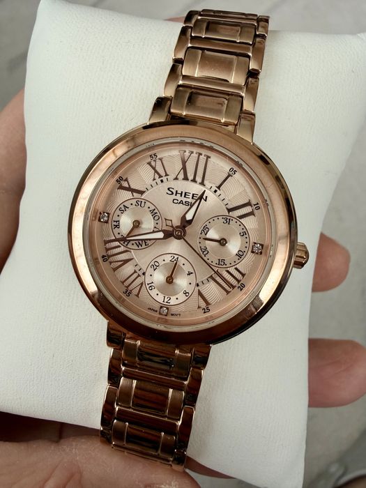Часовник CASIO от колекцията SHEEN