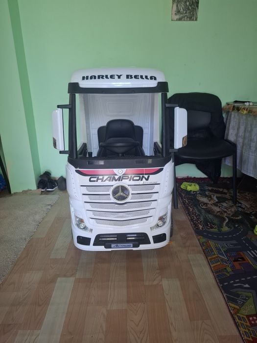 Vand schimb cu telefoane