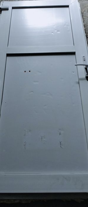 Пластиковые двери