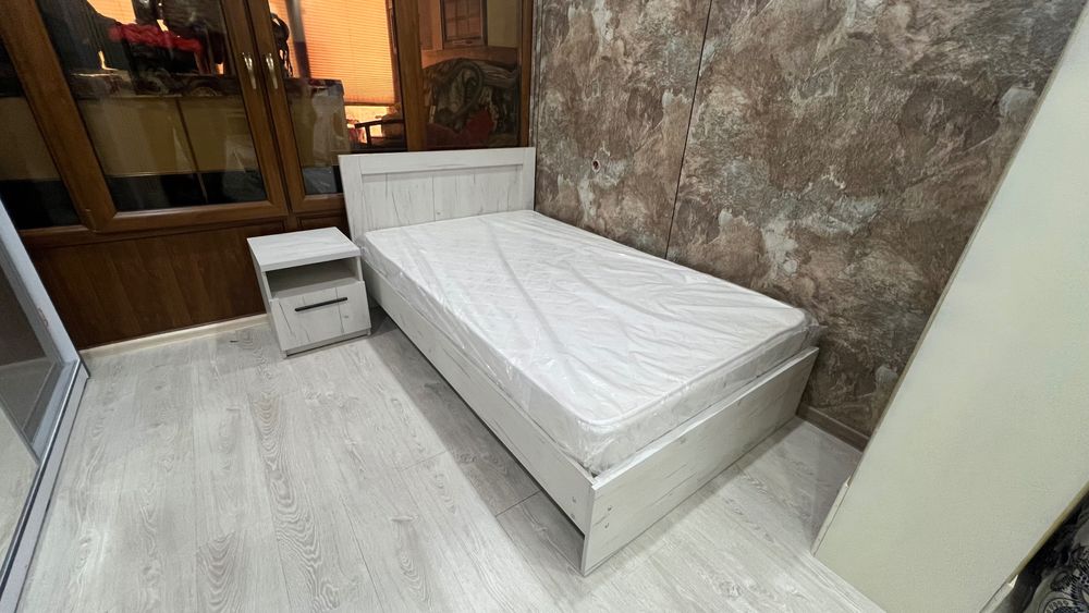 Mebil katta va kichik