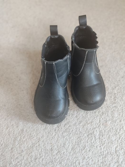 Боти 22 номер черно