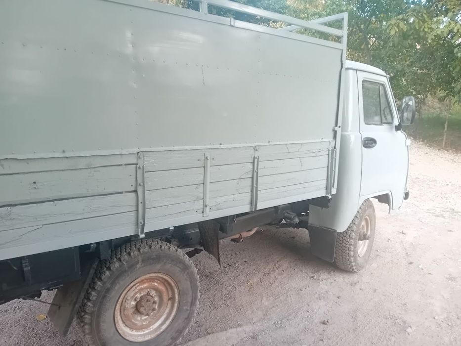 Uaz bartavoy sotiladi benzinda