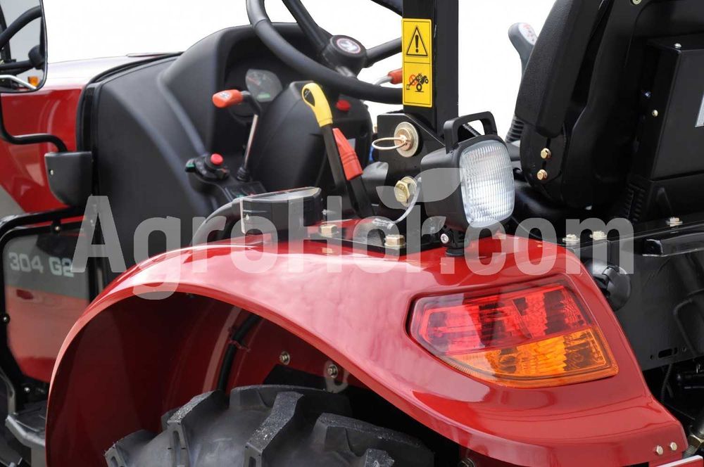 Tractor de 30 CP / Knegt304G2