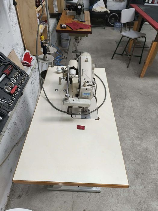 Професионална едноиглова права шевна машина Juki