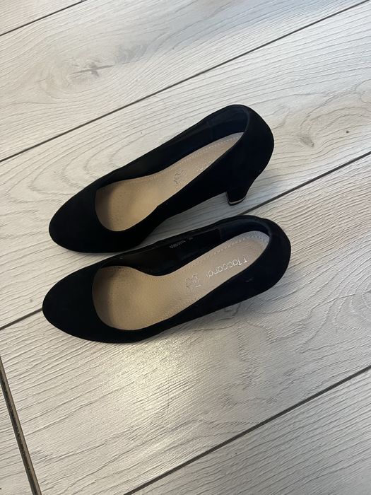 Продам женские туфли