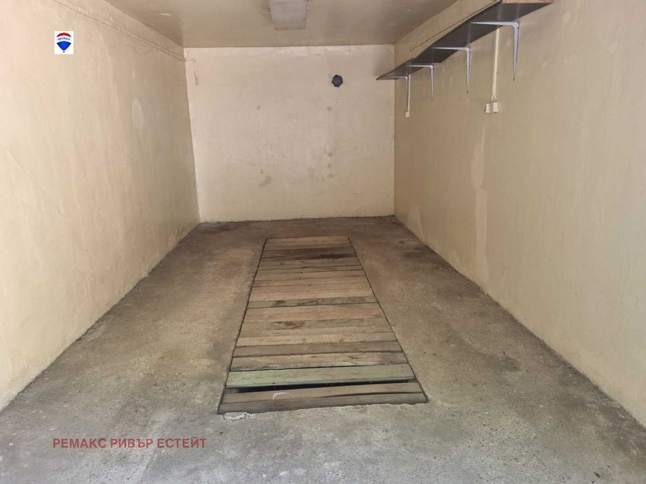 Дава се под наем Гараж / Паркомясто в Русе, Алеи Възраждане - 19 кв.м за 76.5 € - Снимка #2