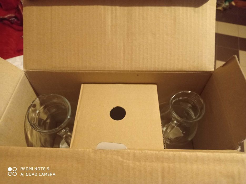 Продавам комплект стъклени кани „Пашабахче”.