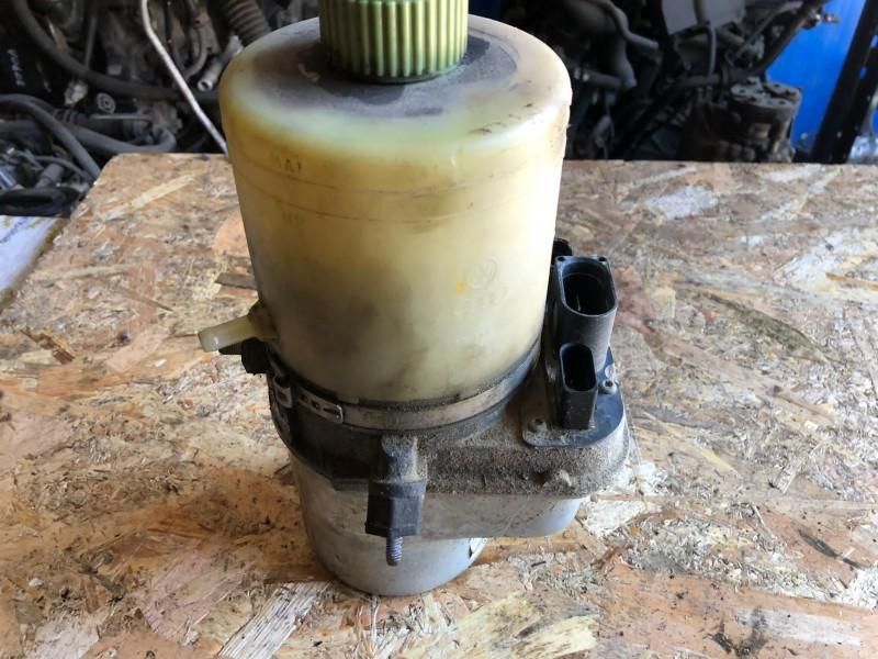 Pompa servodirectie electrica Skoda Rapid 1.6 tdi CAYC 6Q0423156AB