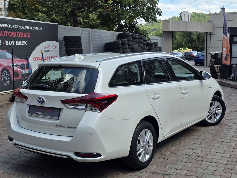 Toyota Auris 1.8 hibrid Confort  garantie 12 luni+rate fara avans