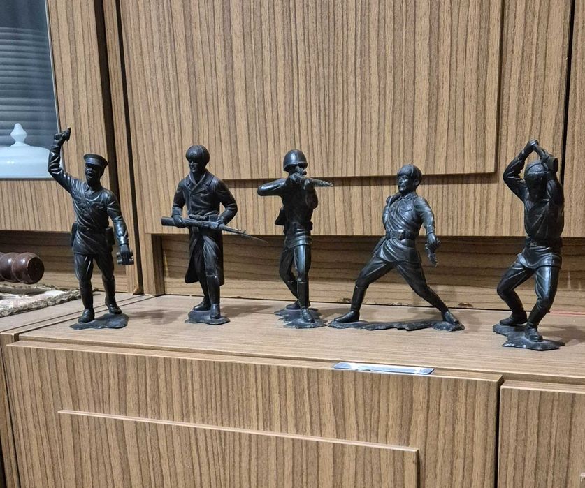 Коллекция советских солдатиков.