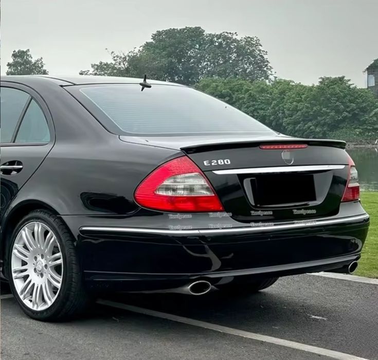 leron / Lip Codită Portbagaj Mercedes E Class W211