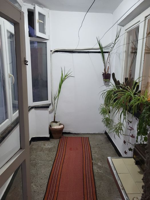 Продавам Тристаен апартамент в центъра