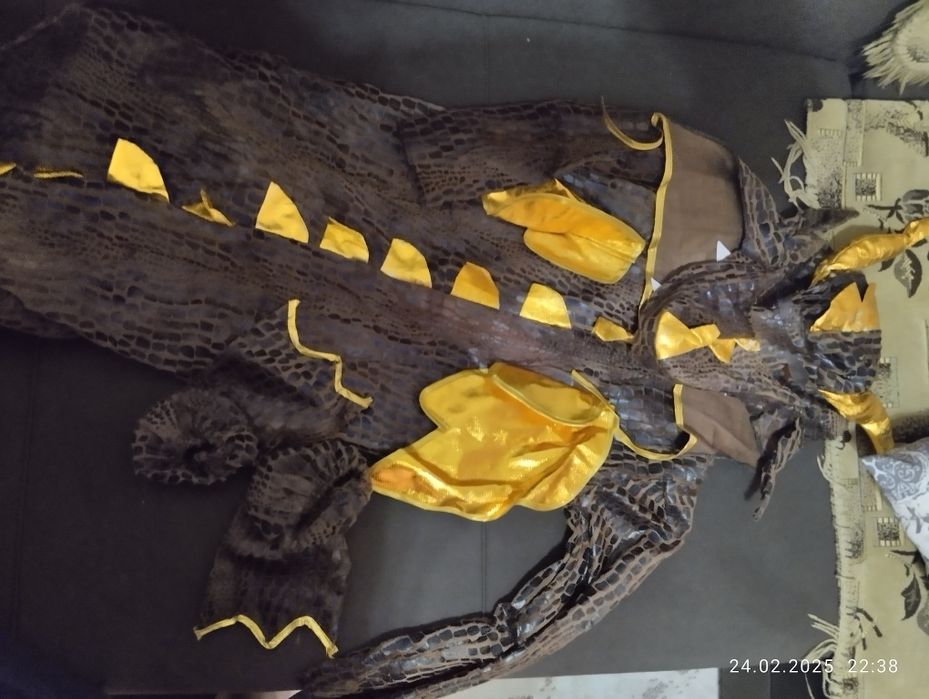 Продам новогодние костюмы