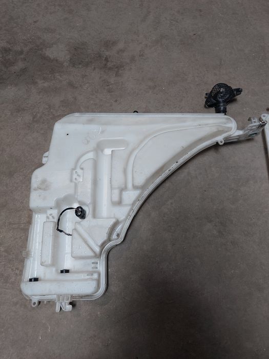 Vas lichid parbriz BMW E81 E87 E90 E91 F20 F21 F30 F31