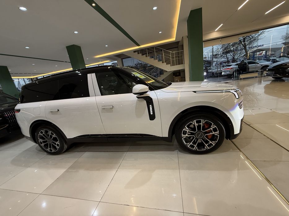 LYNK&CO 900 full Srochna sotiladi