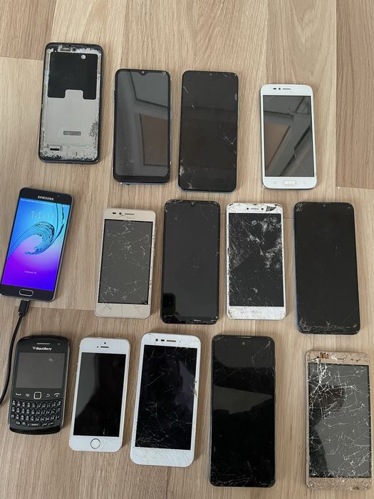 Ofertă lot telefoane piese