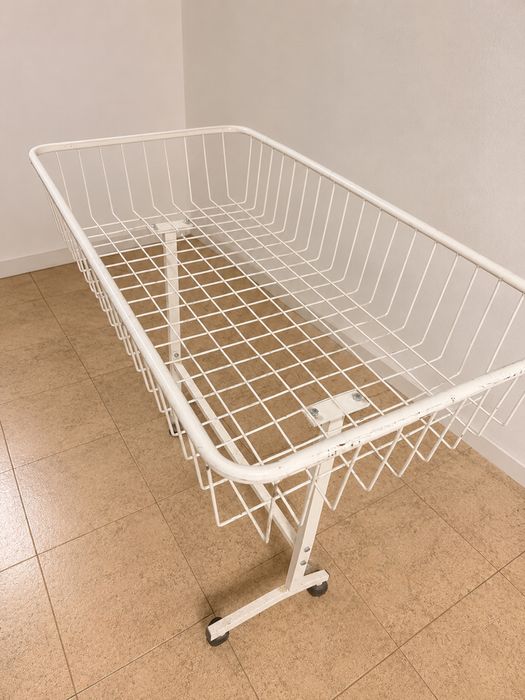 Щендери, кошове и стелажи от магазин