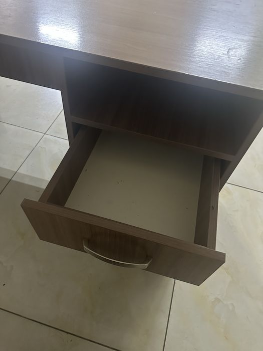 Письменный стол срочно продам