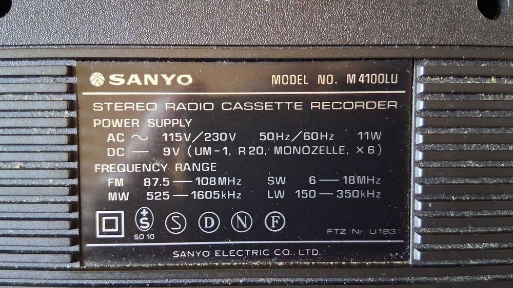 Radiocasetofon stereo Sanyo
