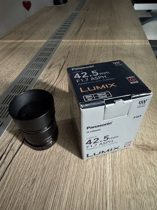 Obiectiv MFT Panasonic 42.5mm f1.7 impecabil