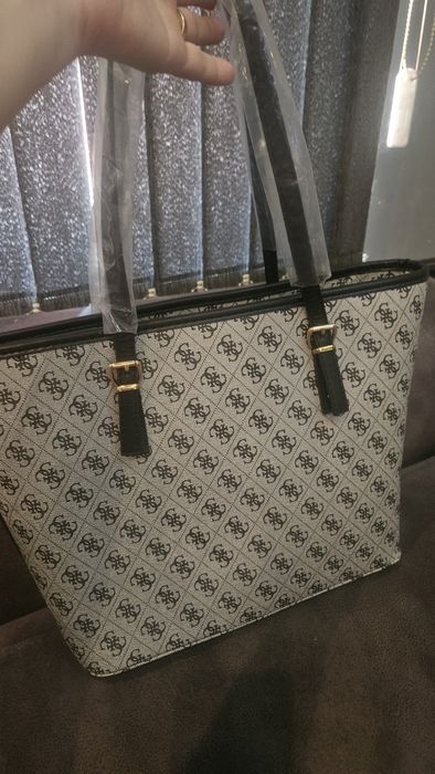 Чанта guess нова