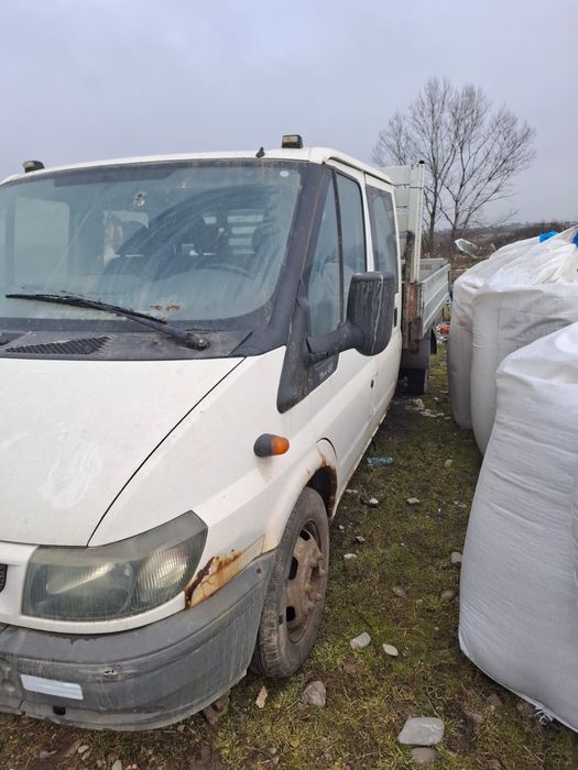 Camioneta Ford transit 5+1