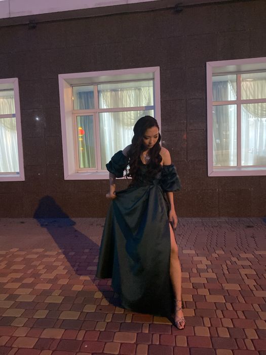 Продам шикарное ,вечернее платье