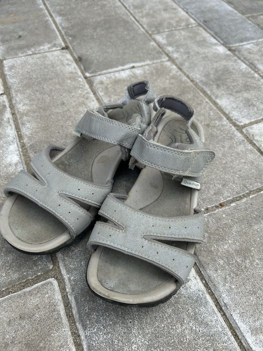 Sandale gri comode