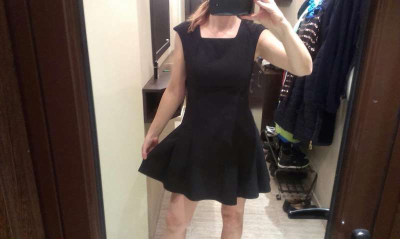 Нова с етикета, малка,стилна черна рокля и бял топ нови  ПОДАРЪК