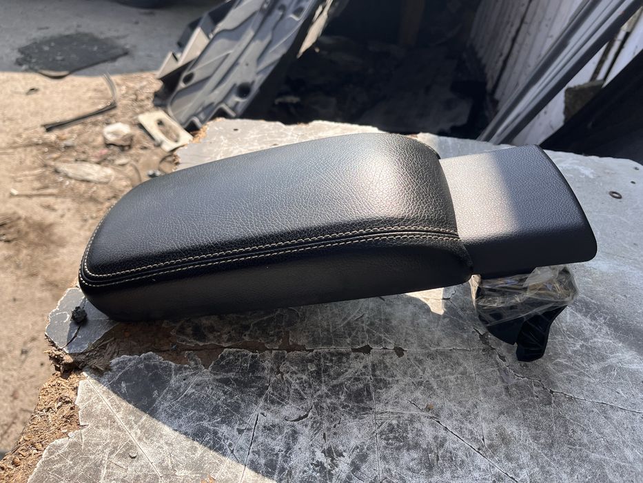 Капак подлакътник Мерцедес GLA / Mercedes ГЛА