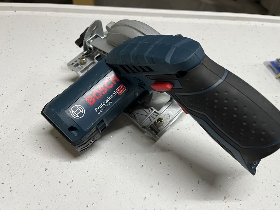 Акум.ръчен циркуляр Bosch GKS 12v-26 Solo