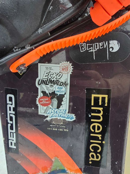 Placa snowboard cu legatura