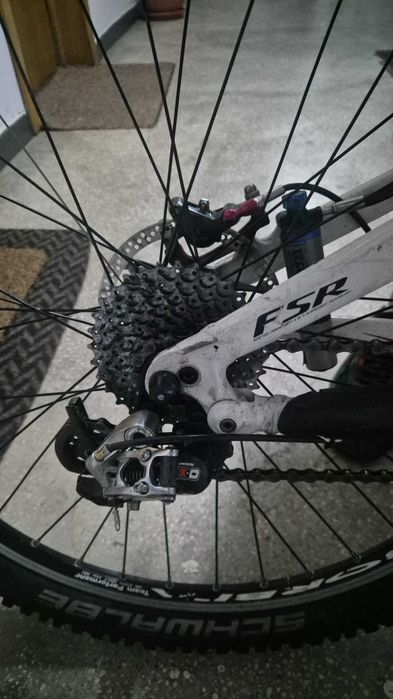 Se vinde bicicleta cross-country