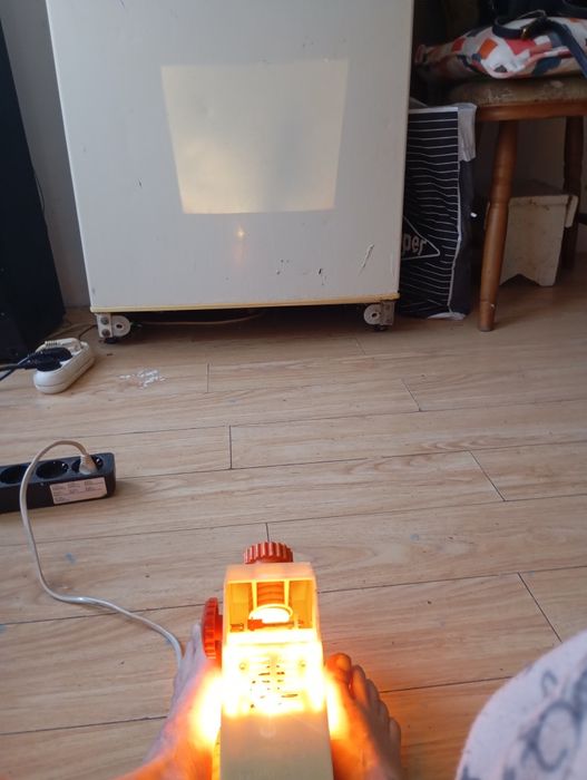 Diafilm Vechi pe perete