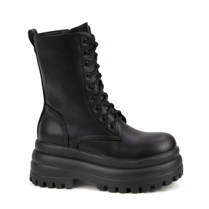 Боти на висока платформа в черно-ПРОМОЦИЯ