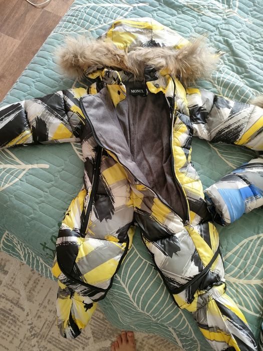 Продам зимние детские комбинезоны