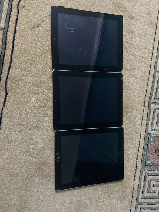 Продам три айпада 3 в рабочем состояний