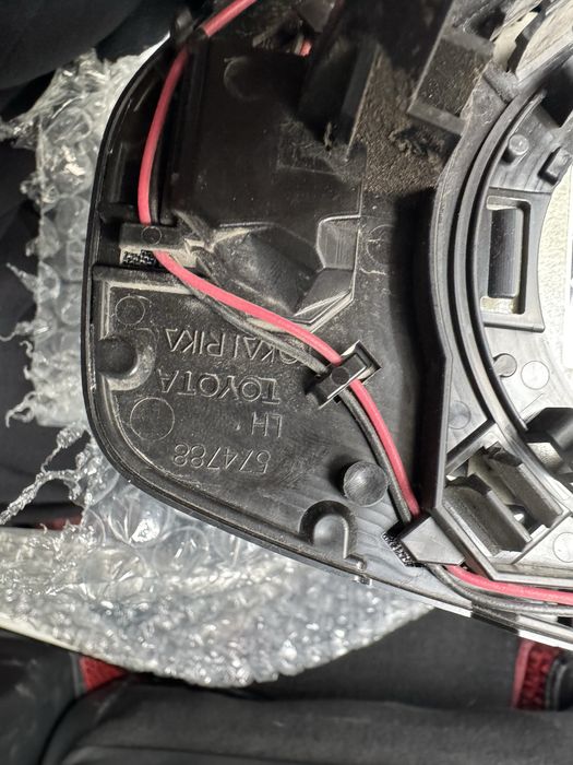 Вставка Зеркала левая lexus es 2023