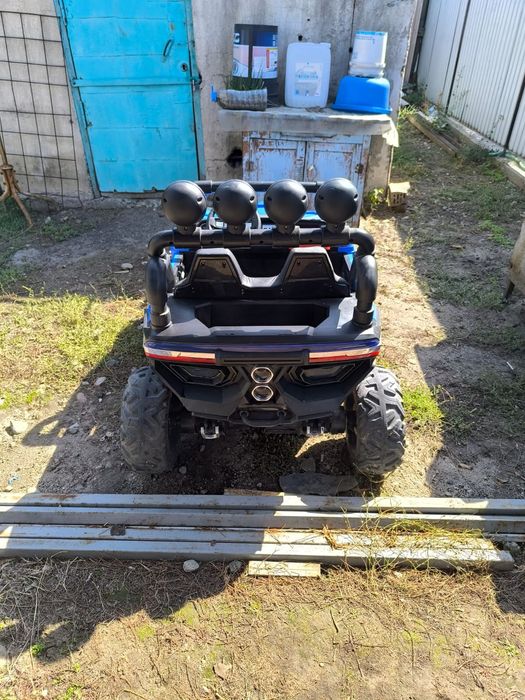 Детский автомобиль