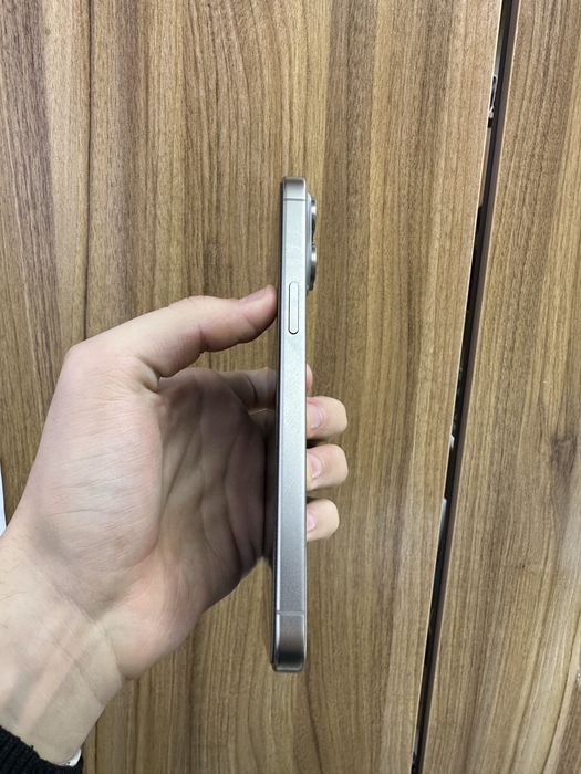 Iphone 15 pro max natural 256 gb 84%