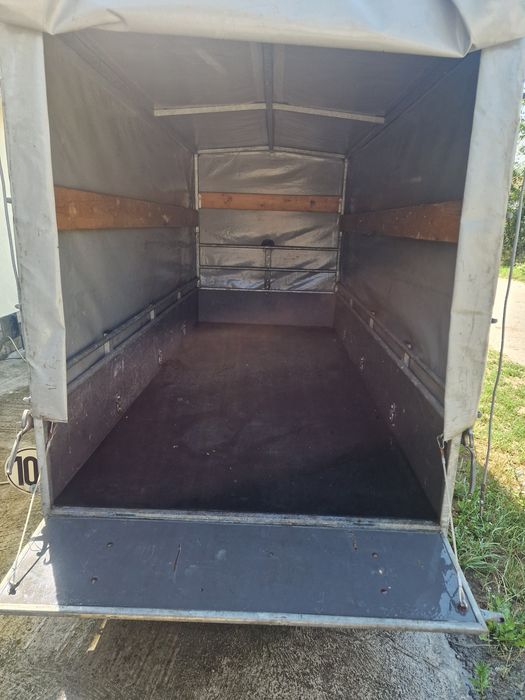 Vand remorca Harpert 2000kg, an 2010 Inmatriculata recent
