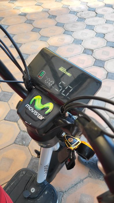 Скутер сатылады. Өзінің фарасы істемейді .