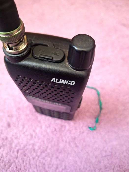 Statie radio emisie receptie transceiver 2m Alinco DJ 195E Japan 5W