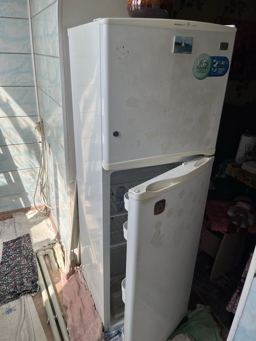 Продам Холодильник двух камерный