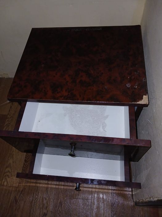 Тумбочка 3000 тенге