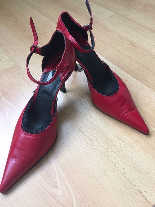 Червени обувки ест.кожа