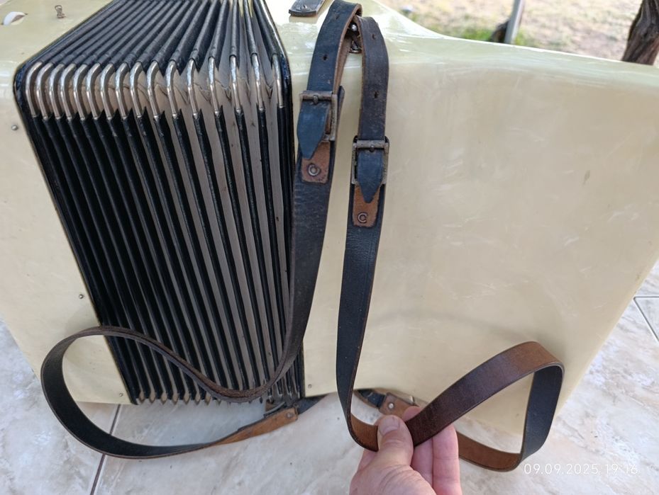 Акордеон Велмайстер Weltmeister 40 баса