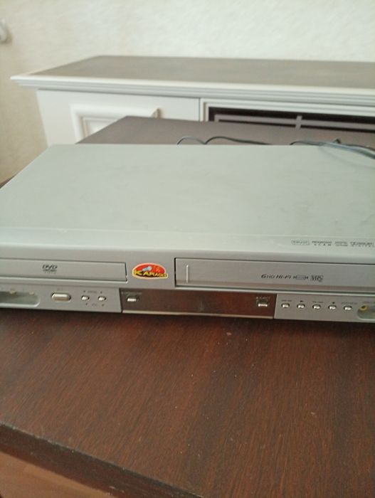 Видеомагнитофон,LG